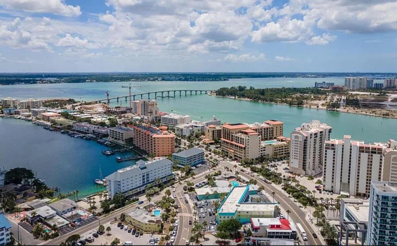 Pelican Pointe Hotel Clearwater Beach Exterior foto